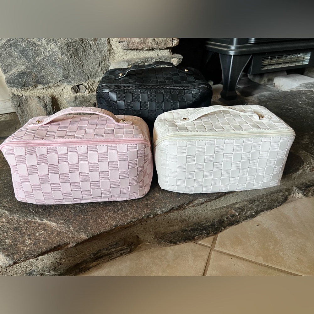 Checkered Make-Up Totes